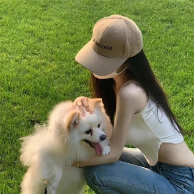想踢沉迷男的女人