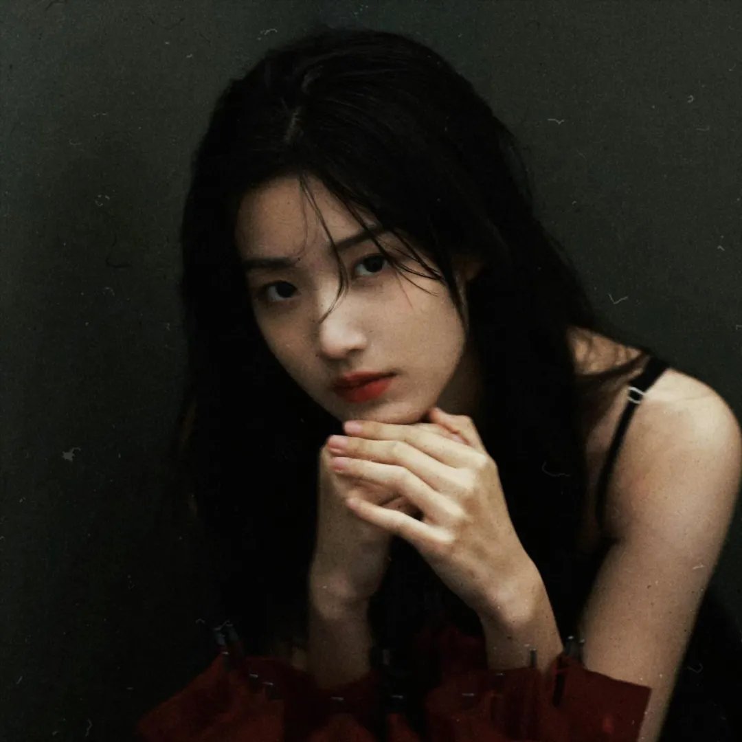 红粉妖魔